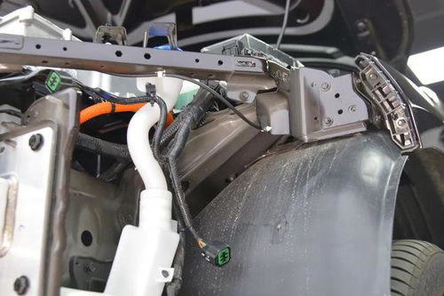 五菱星光拆车探秘 7万级插电混动竟配铝合金防撞梁，安全诚意超乎想象